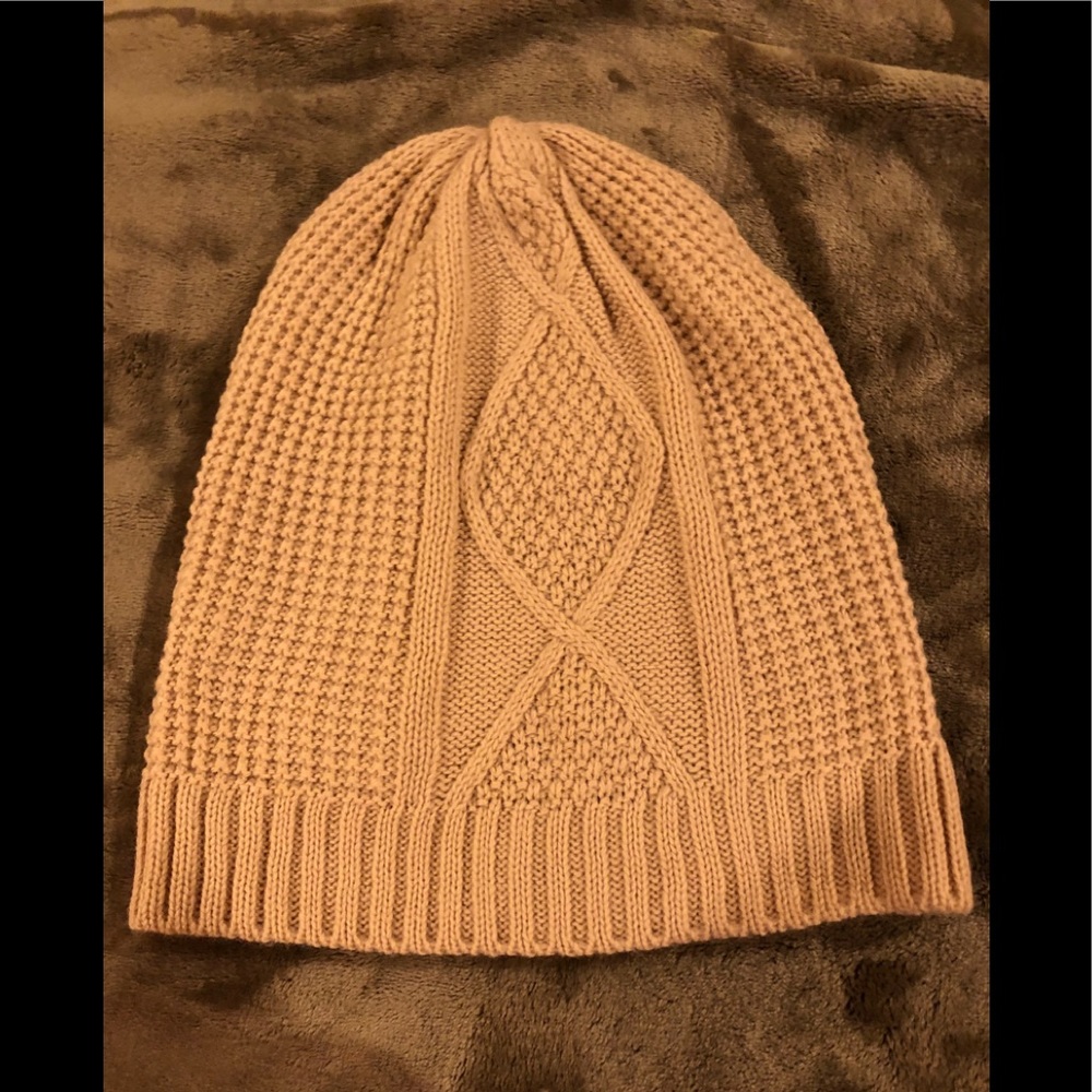 Jetset Diaries Cable Knit Beanie NWOT